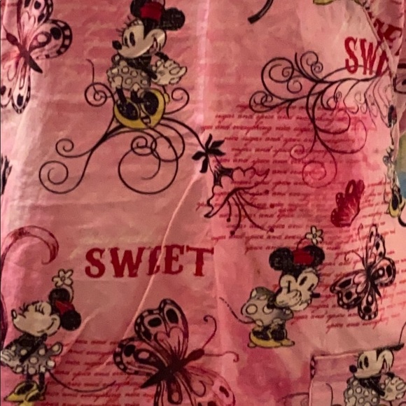 Disney Minnie Mouse scrub top - Picture 2 of 7